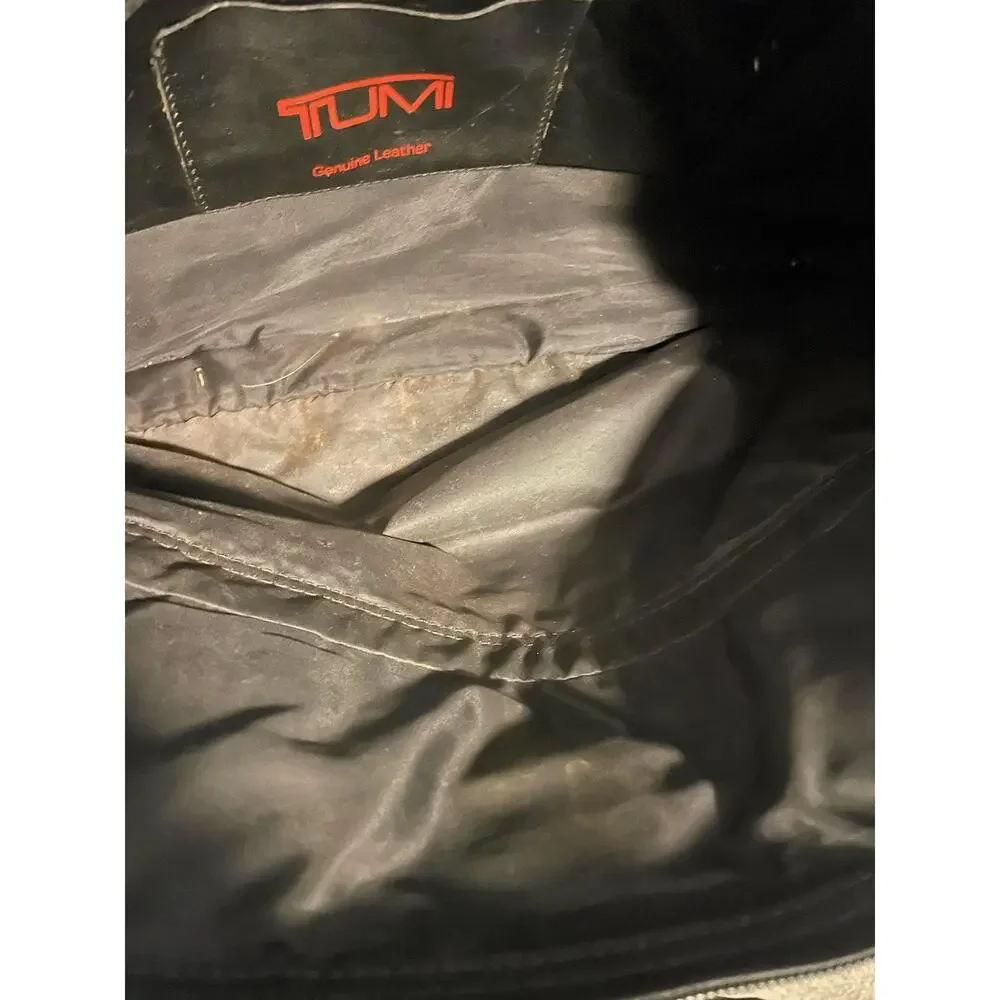 Tumi Black 21